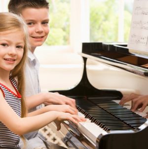 تشویق کودکان در تمرین موسیقی